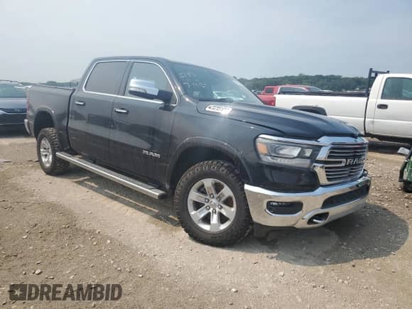 2021 Ram 1500 Laramie z VIN 1C6SRFJT6MN682974, wystawiony jako Copart lot #67428645 z przebiegiem 76 480 mil mil oraz Szkoda całkowita • Salvage title. Historia ofert i sprzedaży dostępna na DreamBid. Obrazek 4.