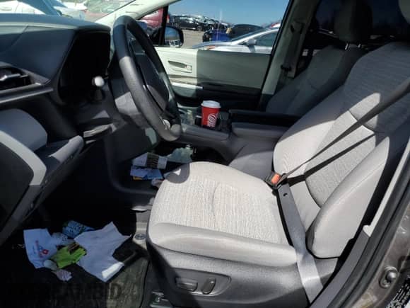 2023 Toyota Sienna LE с VIN 5TDBRKEC3PS143125, выставлен на аукционе Copart как лот 50191195 с пробегом 29 308 миль миль и Списание • Salvage title. История ставок и продаж доступна на DreamBid. Изображение 7.