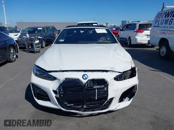 2025 BMW 4 Series M440i z VIN WBA63DB09SCU30887, wystawiony jako IAAI lot #43274478 z przebiegiem 5 000 mil mil oraz . Historia ofert i sprzedaży dostępna na DreamBid. Obrazek 12.