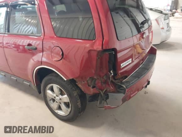 2011 Ford Escape XLT с VIN 1FMCU9DG7BKB94722, выставлен на аукционе IAAI как лот 43423695 с пробегом 152 493 миль миль и . История ставок и продаж доступна на DreamBid. Изображение 6.
