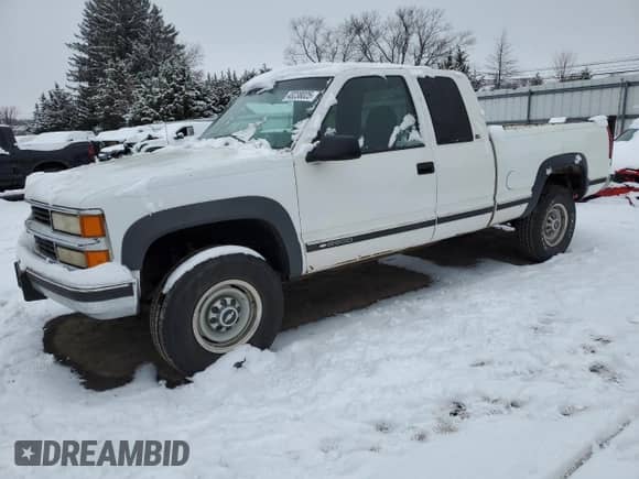 1998 Chevrolet Silverado 2500 с VIN 1GCGK29R7WE134344, выставлен на аукционе Copart как лот 43238025 с пробегом 141 347 миль миль и Списание • Salvage title. История ставок и продаж доступна на DreamBid. Изображение 1.
