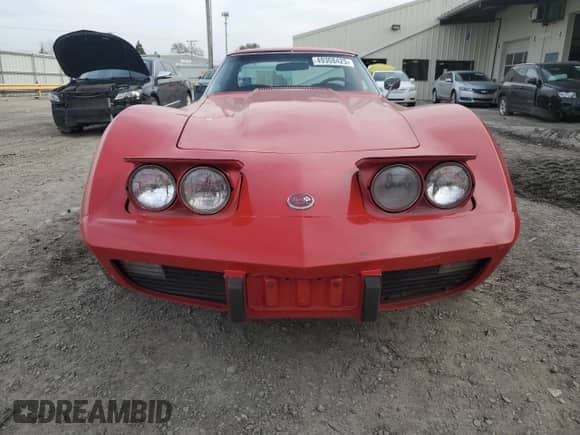 1976 Chevrolet Corvette z VIN 1737L6S401837, wystawiony jako Copart lot #49308425 z przebiegiem 93 858 mil mil oraz Czysty tytuł • Clean title. Historia ofert i sprzedaży dostępna na DreamBid. Obrazek 5.