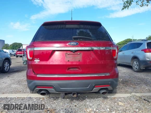 2018 Ford Explorer XLT with VIN 1FM5K7D85JGB85143, listed as a IAAI auction lot 43268657 with 97,538 mi miles and . Bid and sale history available at DreamBid. Image 17.