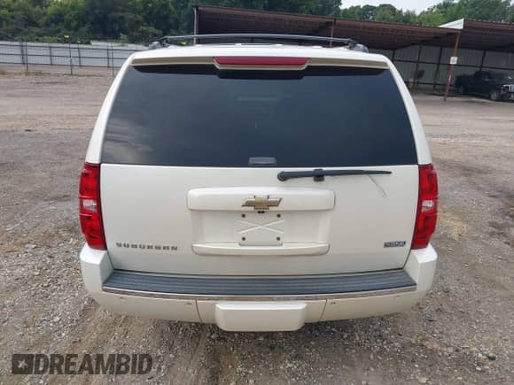 2009 Chevrolet Suburban LTZ z VIN 1GNFC360X9R170151, wystawiony jako IAAI lot #42931154 z przebiegiem 211 047 mil mil oraz . Historia ofert i sprzedaży dostępna na DreamBid. Obrazek 17.