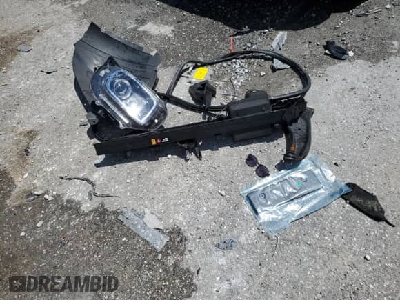 2024 Hyundai Venue Limited с VIN KMHRC8A33RU316760, выставлен на аукционе Copart как лот 68475865 с пробегом 49 261 миль миль и На запчасти • Non repairable. История ставок и продаж доступна на DreamBid. Изображение 13.
