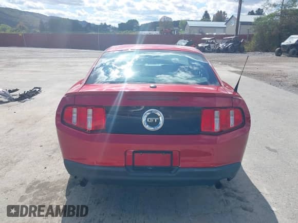 2010 Ford Mustang GT z VIN 1ZVBP8CH3A5117058, wystawiony jako IAAI lot #43386093 z przebiegiem 64 958 mil mil oraz . Historia ofert i sprzedaży dostępna na DreamBid. Obrazek 17.