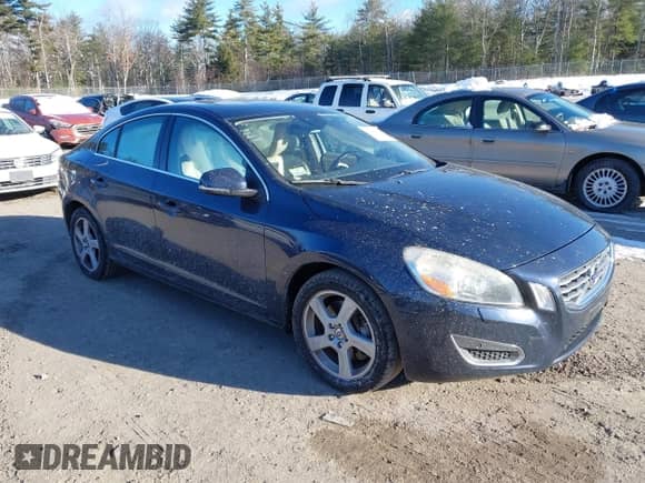 2013 Volvo S60 T5 с VIN YV1612FH3D2204716, выставлен на аукционе IAAI как лот 41002775 с пробегом 105 916 миль миль и . История ставок и продаж доступна на DreamBid. Изображение 1.