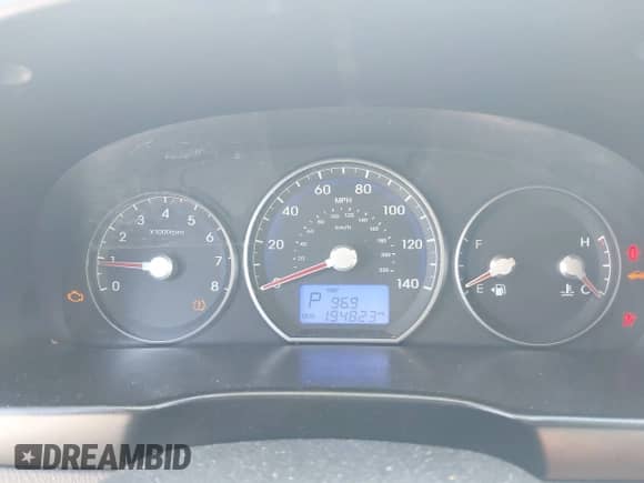 2012 Hyundai Santa Fe GLS z VIN 5XYZG3AB3CG169335, wystawiony jako IAAI lot #42869075 z przebiegiem 194 823 mil mil oraz . Historia ofert i sprzedaży dostępna na DreamBid. Obrazek 7.