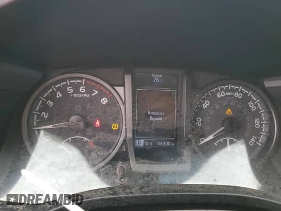 2020 Toyota Tacoma SR with VIN 3TMCZ5AN1LM289045, listed as a Copart auction lot 61625115 with 44,300 mi miles and Salvage title. Bid and sale history available at DreamBid. Image 9.