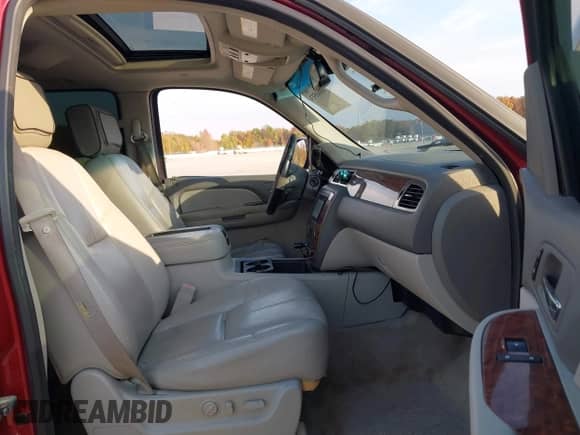 2007 Chevrolet Tahoe LS with VIN 1GNFK13077R184257, listed as a IAAI auction lot 40680593 with 206,234 mi miles and . Bid and sale history available at DreamBid. Image 5.