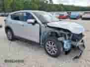2022 Mazda CX-5 S Preferred z VIN JM3KFBCM2N0563289, wystawiony jako Copart lot #68281525 z przebiegiem 43 412 mil mil oraz Czysty tytuł • Clean title. Historia ofert i sprzedaży dostępna na DreamBid. Obrazek 4.