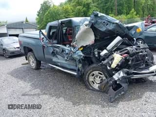 2010 Chevrolet Silverado 2500HD LT z VIN 1GC5KXBG5AZ188062, wystawiony jako IAAI lot #42256007 z przebiegiem Nie podano mil oraz . Historia ofert i sprzedaży dostępna na DreamBid. Obrazek 1.