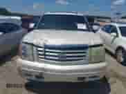 2004 Cadillac Escalade with VIN 1GYEC63T14R165427, listed as a IAAI auction lot 42844590 with 370,700 mi miles and . Bid and sale history available at DreamBid. Image 12.