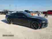 2018 Chevrolet Camaro 2SS z VIN 1G1FH1R79J0129275, wystawiony jako Copart lot #69356375 z przebiegiem 121 926 mil mil oraz Czysty tytuł • Clean title. Historia ofert i sprzedaży dostępna na DreamBid. Obrazek 13.