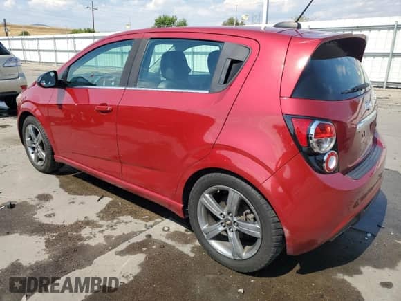 2015 Chevrolet Sonic RS z VIN 1G1JH6SB0F4167290, wystawiony jako Copart lot #69244125 z przebiegiem 82 775 mil mil oraz Szkoda całkowita • Salvage title. Historia ofert i sprzedaży dostępna na DreamBid. Obrazek 2.