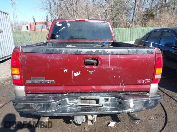 2003 GMC Sierra 1500 SLE with VIN 2GTEC19T031156290, listed as a IAAI auction lot 41425837 with 222,236 mi miles and . Bid and sale history available at DreamBid. Image 16.