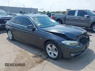 2011 BMW 5 Series 528i с VIN WBAFR1C59BC749388, выставлен на аукционе IAAI как лот 43261284 с пробегом 233 790 миль миль и . История ставок и продаж доступна на DreamBid. Изображение 1.