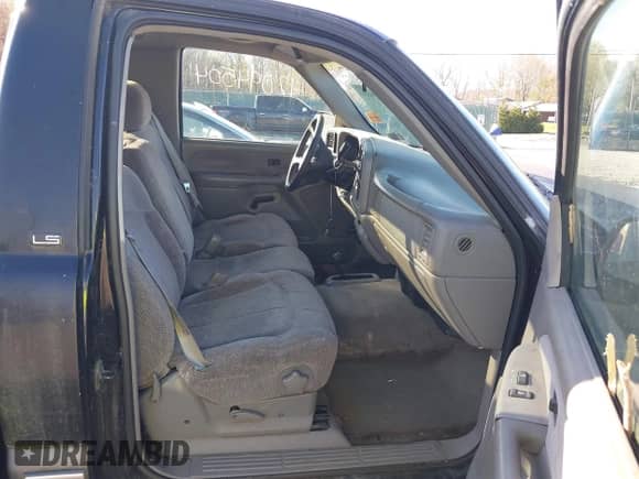 1999 Chevrolet Silverado 1500 LT with VIN 1GCEK14T8XE115517, listed as a IAAI auction lot 42094504 with 183,583 mi miles and . Bid and sale history available at DreamBid. Image 5.