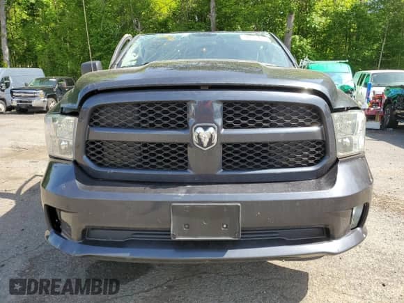 2018 Ram 1500 Express z VIN 3C6RR7KG8JG197858, wystawiony jako Copart lot #58151875 z przebiegiem 76 286 mil mil oraz Szkoda całkowita • Salvage title. Historia ofert i sprzedaży dostępna na DreamBid. Obrazek 5.