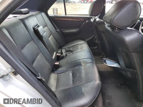 1999 Mercedes-Benz C 230/260/280/320 z VIN WDBHA24G4XA749633, wystawiony jako Copart lot #56560105 z przebiegiem 221 306 mil mil oraz Szkoda całkowita • Salvage title. Historia ofert i sprzedaży dostępna na DreamBid. Obrazek 10.