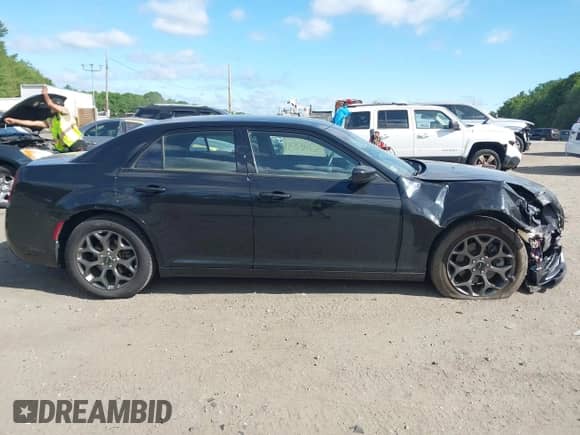 2016 Chrysler 300 S с VIN 2C3CCAGG1GH230508, выставлен на аукционе IAAI как лот 42526831 с пробегом 108 635 миль миль и . История ставок и продаж доступна на DreamBid. Изображение 13.