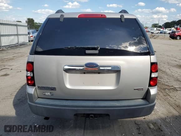 2006 Ford Explorer XLT with VIN 1FMEU73E66UA73347, listed as a Copart auction lot 71068115 with 121,624 mi miles and Salvage title. Bid and sale history available at DreamBid. Image 6.