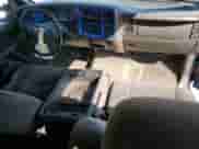 2003 Chevrolet Silverado 2500HD LT z VIN 1GCHK29183E120978, wystawiony jako Copart lot #81241735 z przebiegiem 306 355 mil mil oraz Szkoda całkowita • Salvage title. Historia ofert i sprzedaży dostępna na DreamBid. Obrazek 8.