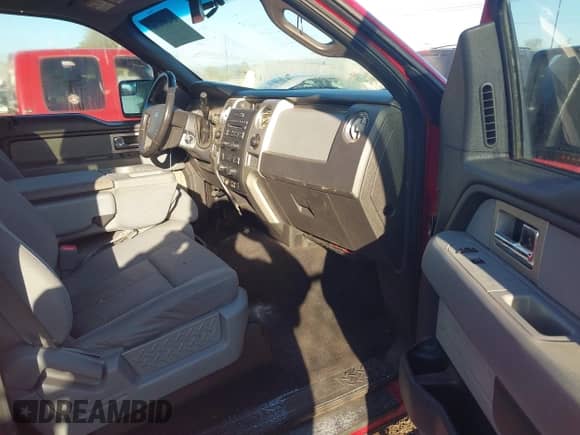 2011 Ford F-150 XLT z VIN 1FTFW1ET1BFD02348, wystawiony jako IAAI lot #43455638 z przebiegiem 249 229 mil mil oraz . Historia ofert i sprzedaży dostępna na DreamBid. Obrazek 5.