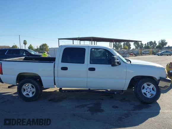 2005 Chevrolet Silverado 1500 LS с VIN 2GCEC13T851318372, выставлен на аукционе IAAI как лот 42863059 с пробегом 223 540 миль миль и . История ставок и продаж доступна на DreamBid. Изображение 13.