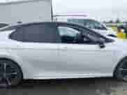 2020 Toyota Camry XSE z VIN 4T1K61AK4LU304860, wystawiony jako IAAI lot #43367482 z przebiegiem 70 312 mil mil oraz . Historia ofert i sprzedaży dostępna na DreamBid. Obrazek 14.