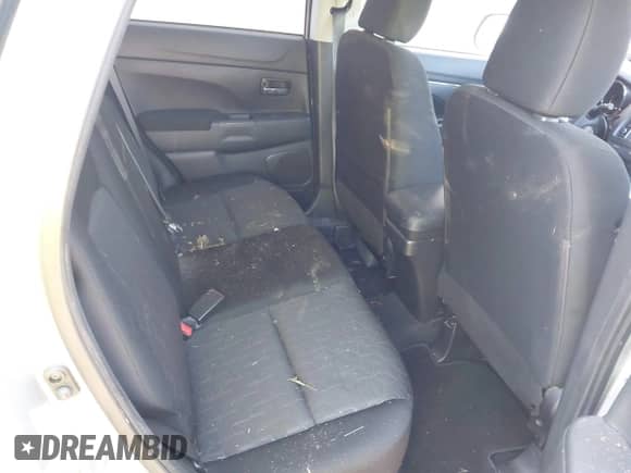 2021 Mitsubishi Outlander ES z VIN JA4APUAU0MU005863, wystawiony jako IAAI lot #43105275 z przebiegiem 65 449 mil mil oraz . Historia ofert i sprzedaży dostępna na DreamBid. Obrazek 8.