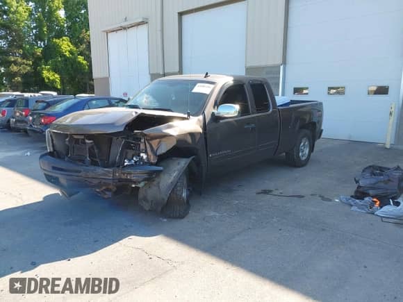 2008 Chevrolet Silverado 1500 1LT с VIN 2GCEK190881175170, выставлен на аукционе IAAI как лот 42686186 с пробегом 149 961 миль миль и . История ставок и продаж доступна на DreamBid. Изображение 2.