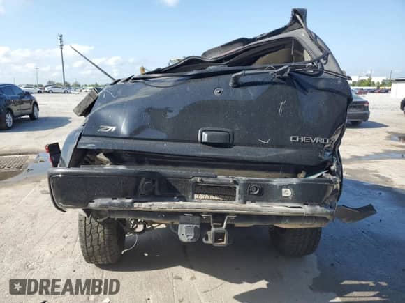 2002 Chevrolet Suburban Z71 z VIN 3GNFK16Z72G243083, wystawiony jako Copart lot #54142235 z przebiegiem Nie podano mil oraz Nie do naprawy • Non repairable. Historia ofert i sprzedaży dostępna na DreamBid. Obrazek 6.