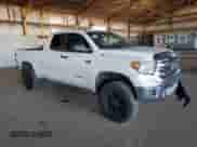 2016 Toyota Tundra SR5 z VIN 5TFUW5F19GX520177, wystawiony jako Copart lot #84470525 z przebiegiem 131 081 mil mil oraz Szkoda całkowita • Salvage title. Historia ofert i sprzedaży dostępna na DreamBid. Obrazek 4.