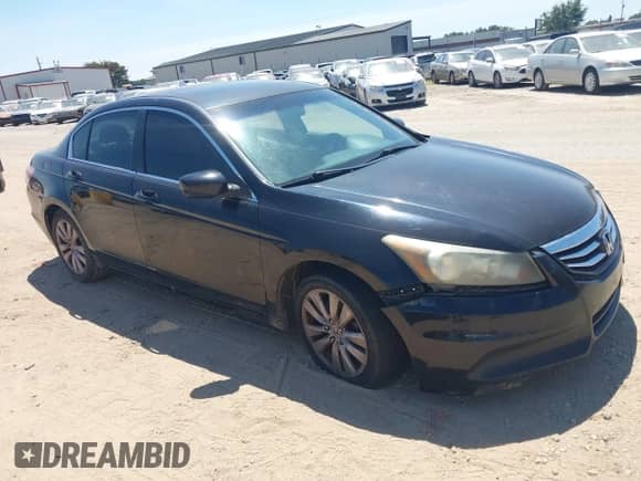 2011 Honda Accord EX z VIN 1HGCP2F77BA070408, wystawiony jako IAAI lot #43062964 z przebiegiem 303 014 mil mil oraz . Historia ofert i sprzedaży dostępna na DreamBid. Obrazek 1.