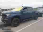 2022 Chevrolet Silverado 1500 LT Trail Boss z VIN 1GCPYFED7NZ188749, wystawiony jako IAAI lot #41905503 z przebiegiem 49 383 mil mil oraz . Historia ofert i sprzedaży dostępna na DreamBid. Obrazek 2.
