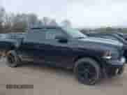 2018 Ram 1500 Big Horn z VIN 1C6RR7LG7JS255577, wystawiony jako IAAI lot #41931201 z przebiegiem 95 671 mil mil oraz . Historia ofert i sprzedaży dostępna na DreamBid. Obrazek 13.