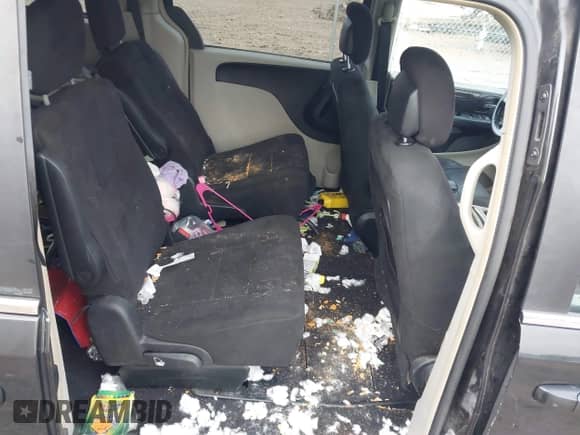 2011 Dodge Grand Caravan Crew with VIN 2D4RN5DG1BR706998, listed as a IAAI auction lot 43323311 with 198,117 mi miles and . Bid and sale history available at DreamBid. Image 8.