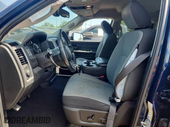 2023 Ram 1500 Tradesman z VIN 1C6RR7FG9PS594586, wystawiony jako Copart lot #69939105 z przebiegiem 21 631 mil mil oraz Nie do naprawy • Non repairable. Historia ofert i sprzedaży dostępna na DreamBid. Obrazek 7.