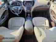 2018 Hyundai Santa Fe 2.4L z VIN 5XYZU3LB3JG528542, wystawiony jako Copart lot #83848405 z przebiegiem 58 071 mil mil oraz Szkoda całkowita • Salvage title. Historia ofert i sprzedaży dostępna na DreamBid. Obrazek 8.