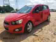 2015 Chevrolet Sonic LTZ z VIN 1G1JE6SBXF4106716, wystawiony jako Copart lot #64410075 z przebiegiem 103 001 mil mil oraz Szkoda całkowita • Salvage title. Historia ofert i sprzedaży dostępna na DreamBid. Obrazek 1.