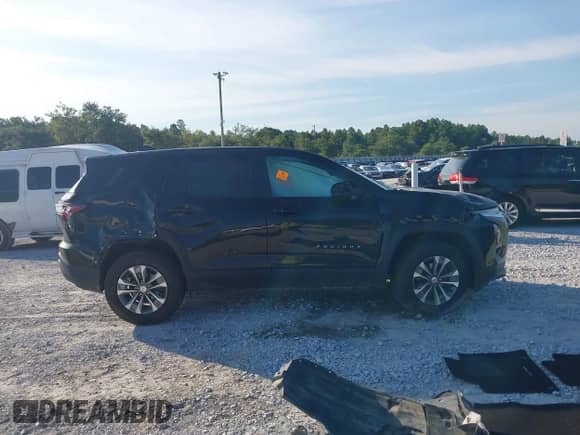 2025 Chevrolet Equinox FWD LT with VIN 3GNAXHEG4SL110566, listed as a IAAI auction lot 43048089 with Not provided miles and . Bid and sale history available at DreamBid. Image 12.