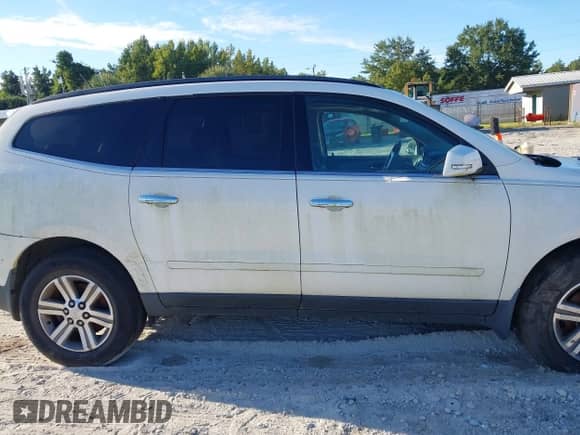 2015 Chevrolet Traverse LT с VIN 1GNKRHKD9FJ109998, выставлен на аукционе IAAI как лот 43202442 с пробегом Не указан миль и . История ставок и продаж доступна на DreamBid. Изображение 13.