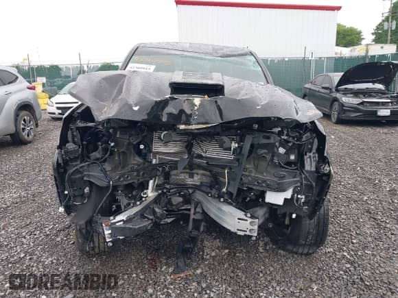 2024 Toyota Tacoma SR5 z VIN 3TMLB5JN4RM025895, wystawiony jako IAAI lot #42309915 z przebiegiem 23 530 mil mil oraz . Historia ofert i sprzedaży dostępna na DreamBid. Obrazek 13.