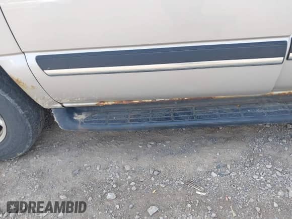2004 Chevrolet Tahoe LT with VIN 1GNEK13TX4J331767, listed as a IAAI auction lot 42510681 with 140,258 mi miles and . Bid and sale history available at DreamBid. Image 12.
