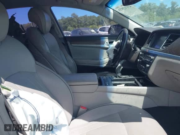 2015 Hyundai Genesis 5.0L с VIN KMHGN4JF8FU058798, выставлен на аукционе IAAI как лот 43112973 с пробегом 88 340 миль миль и . История ставок и продаж доступна на DreamBid. Изображение 5.
