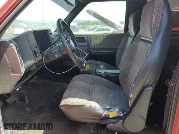 1989 Chevrolet Blazer z VIN 1GNCS18Z5K8175503, wystawiony jako Copart lot #54629275 z przebiegiem 166 049 mil mil oraz Czysty tytuł • Clean title. Historia ofert i sprzedaży dostępna na DreamBid. Obrazek 7.