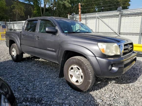 2010 Toyota Tacoma with VIN 3TMLU4EN1AM039806, listed as a Copart auction lot 85279145 with 156,241 mi miles and Clean title. Bid and sale history available at DreamBid. Image 4.