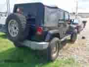 2007 Jeep Wrangler Unlimited Sahara с VIN 1J4GA59117L162954, выставлен на аукционе IAAI как лот 42709530 с пробегом Не указан миль и . История ставок и продаж доступна на DreamBid. Изображение 4.
