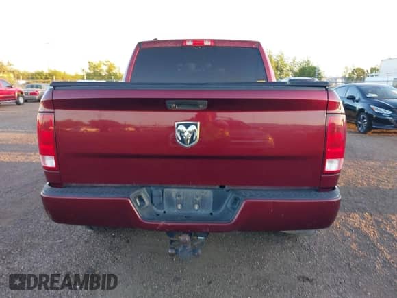 2018 Ram 1500 Express z VIN 1C6RR6KG0JS143540, wystawiony jako IAAI lot #43566231 z przebiegiem 184 224 mil mil oraz . Historia ofert i sprzedaży dostępna na DreamBid. Obrazek 16.